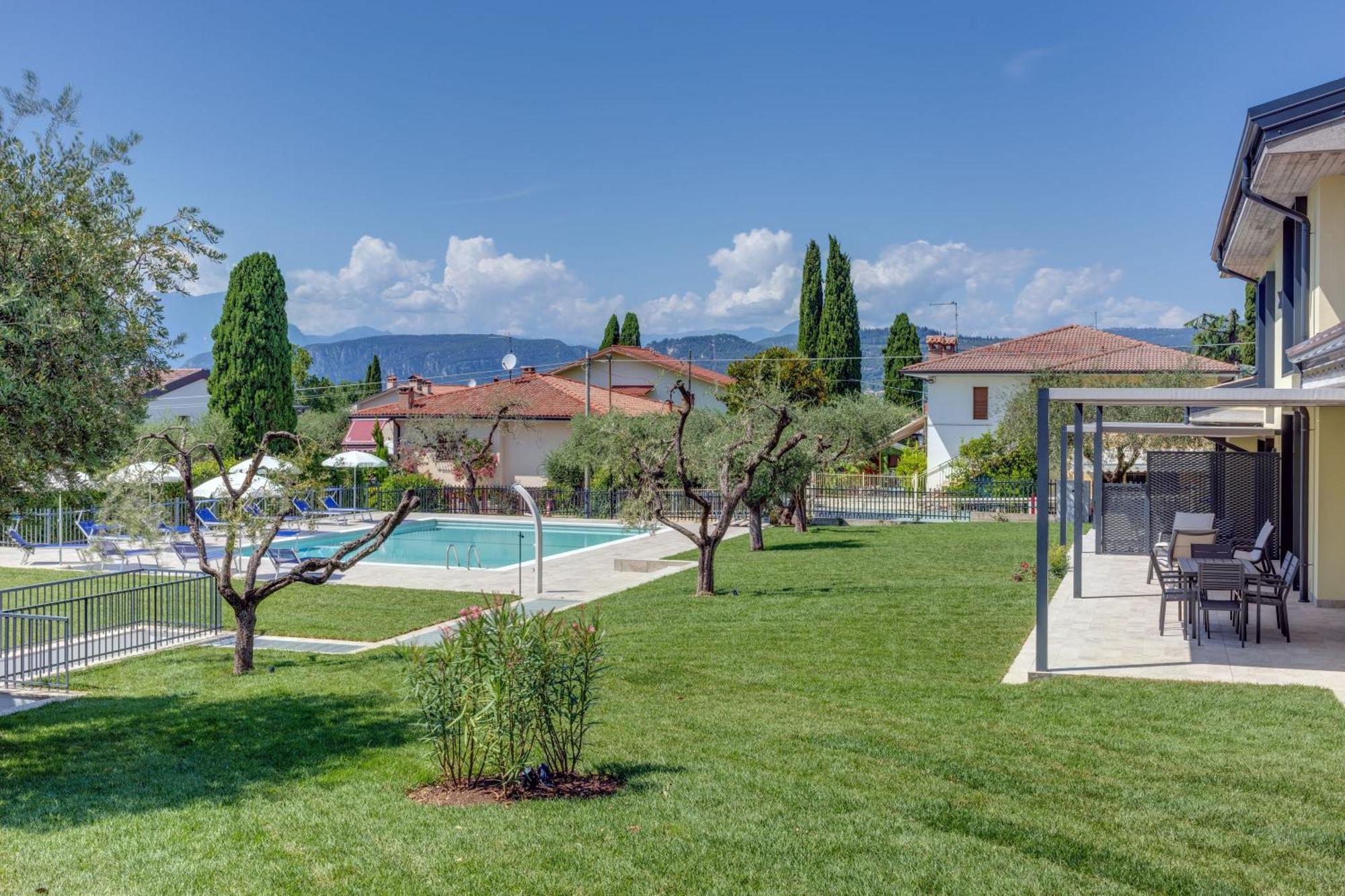 Oleandro Holiday Apartments Bardolino Eksteriør billede